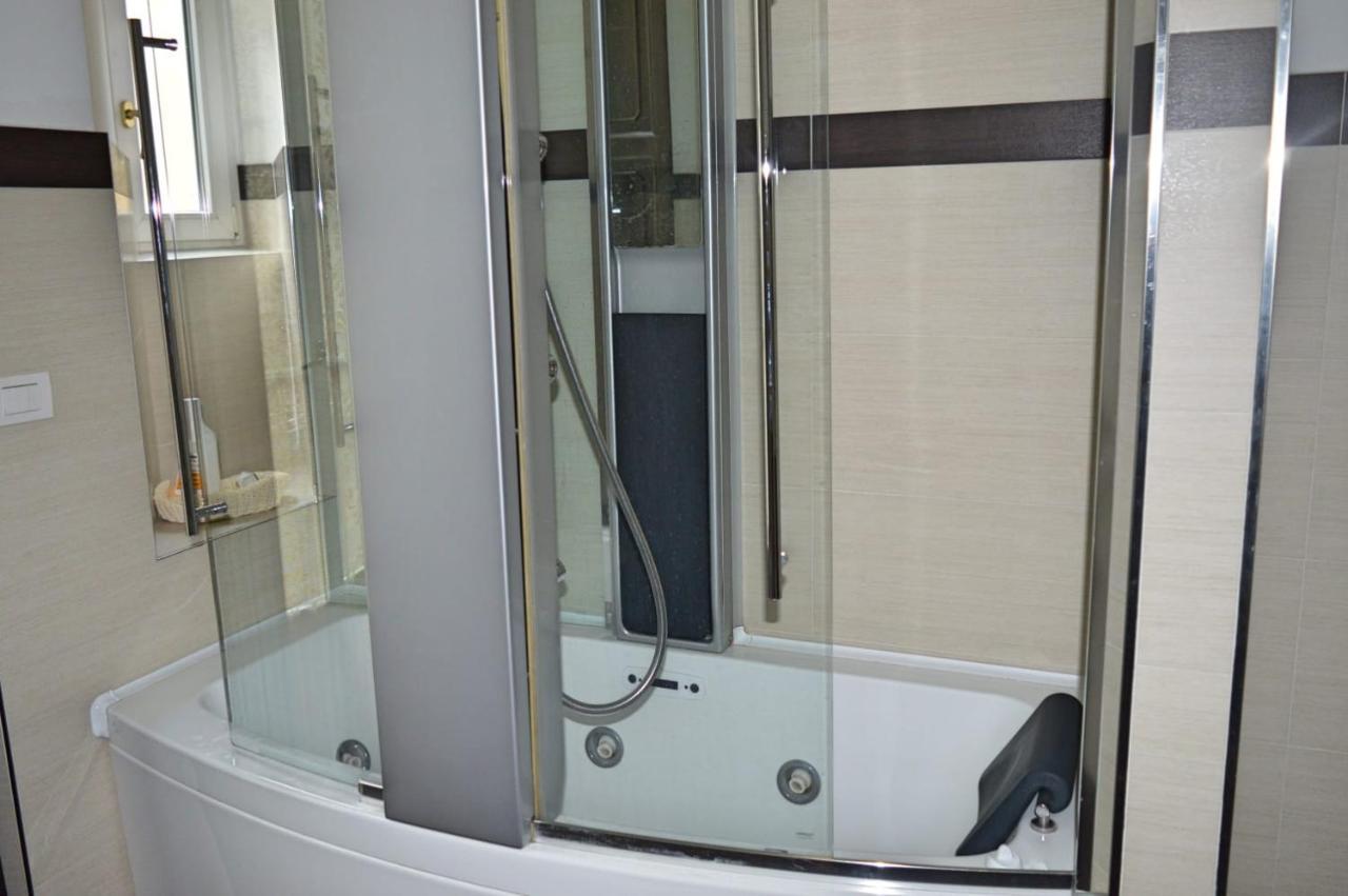 Casa Lisa Apartment โกโม ภายนอก รูปภาพ